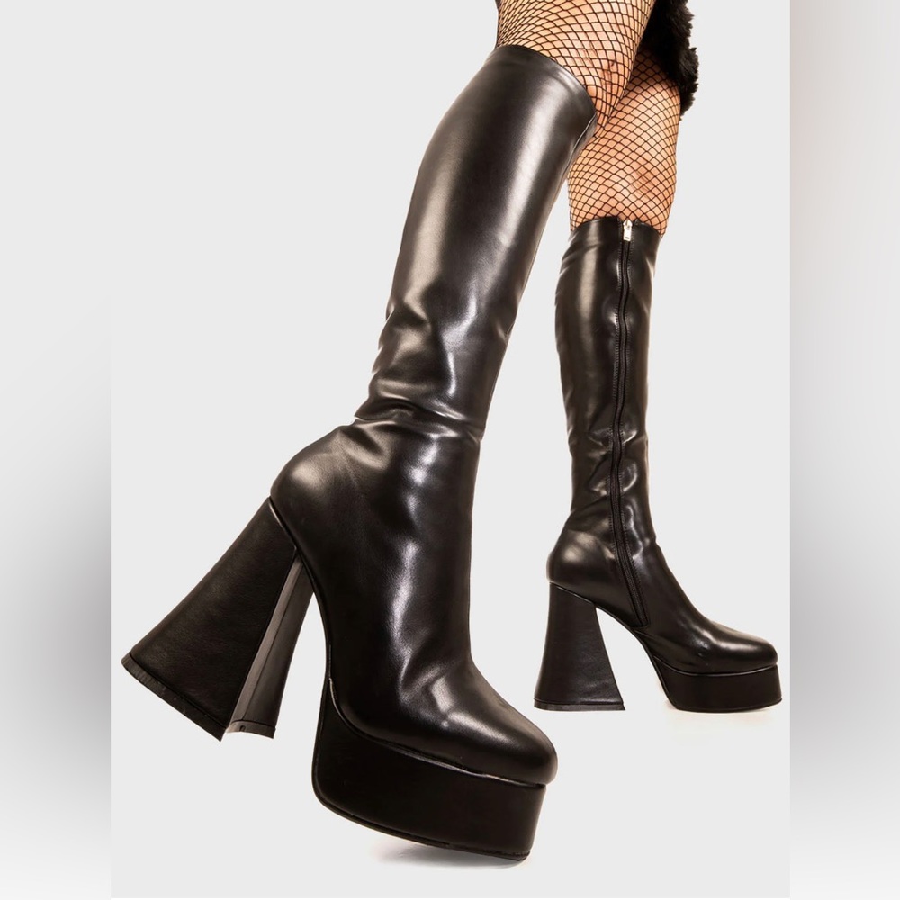 LAMODA Black Swan Platform Knee High Boot W9